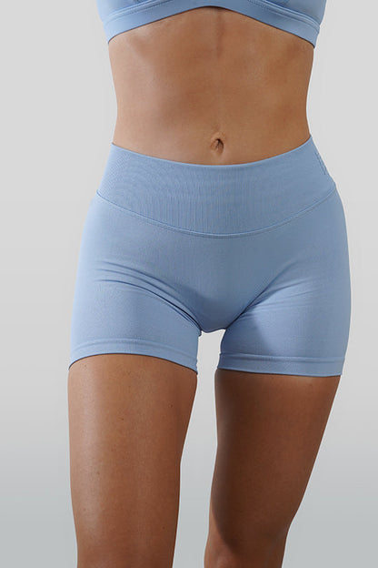RECOIL SCRUNCH SHORTS - LIGHT BLUE