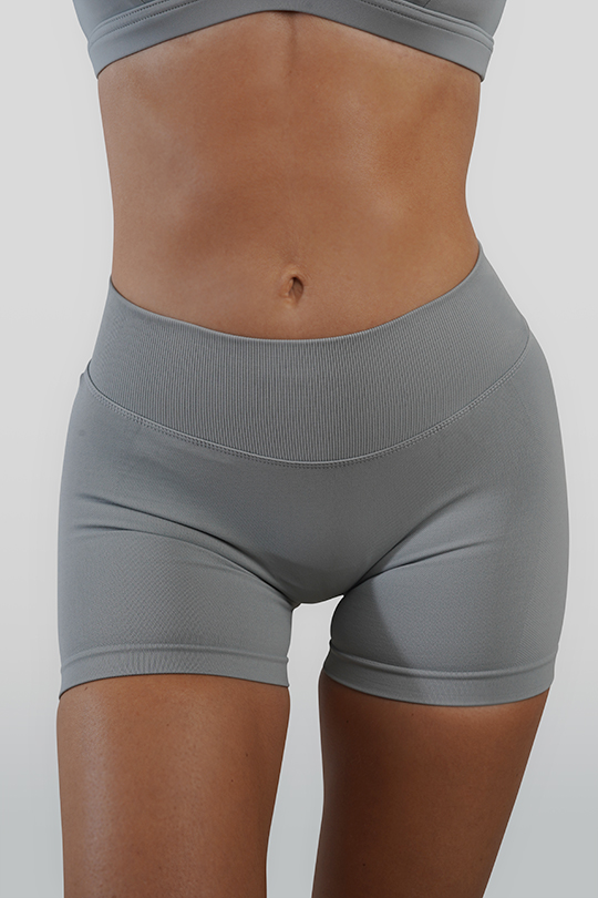RECOIL SCRUNCH SHORTS - LIGHT GREY