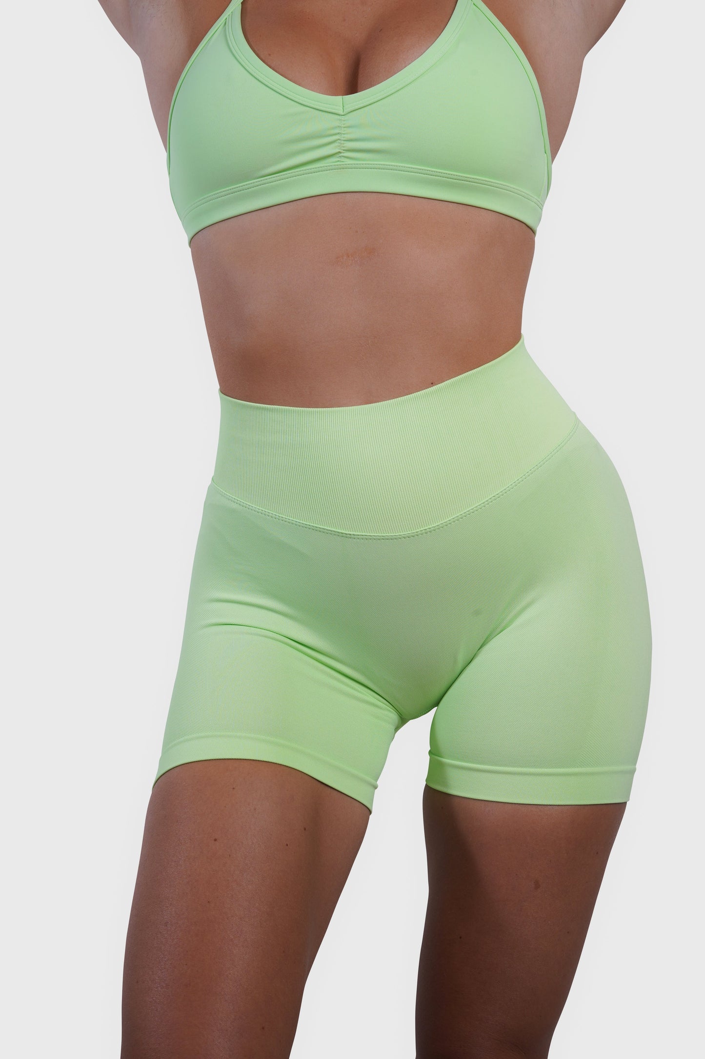 RECOIL SCRUNCH SHORTS - LIME GREEN